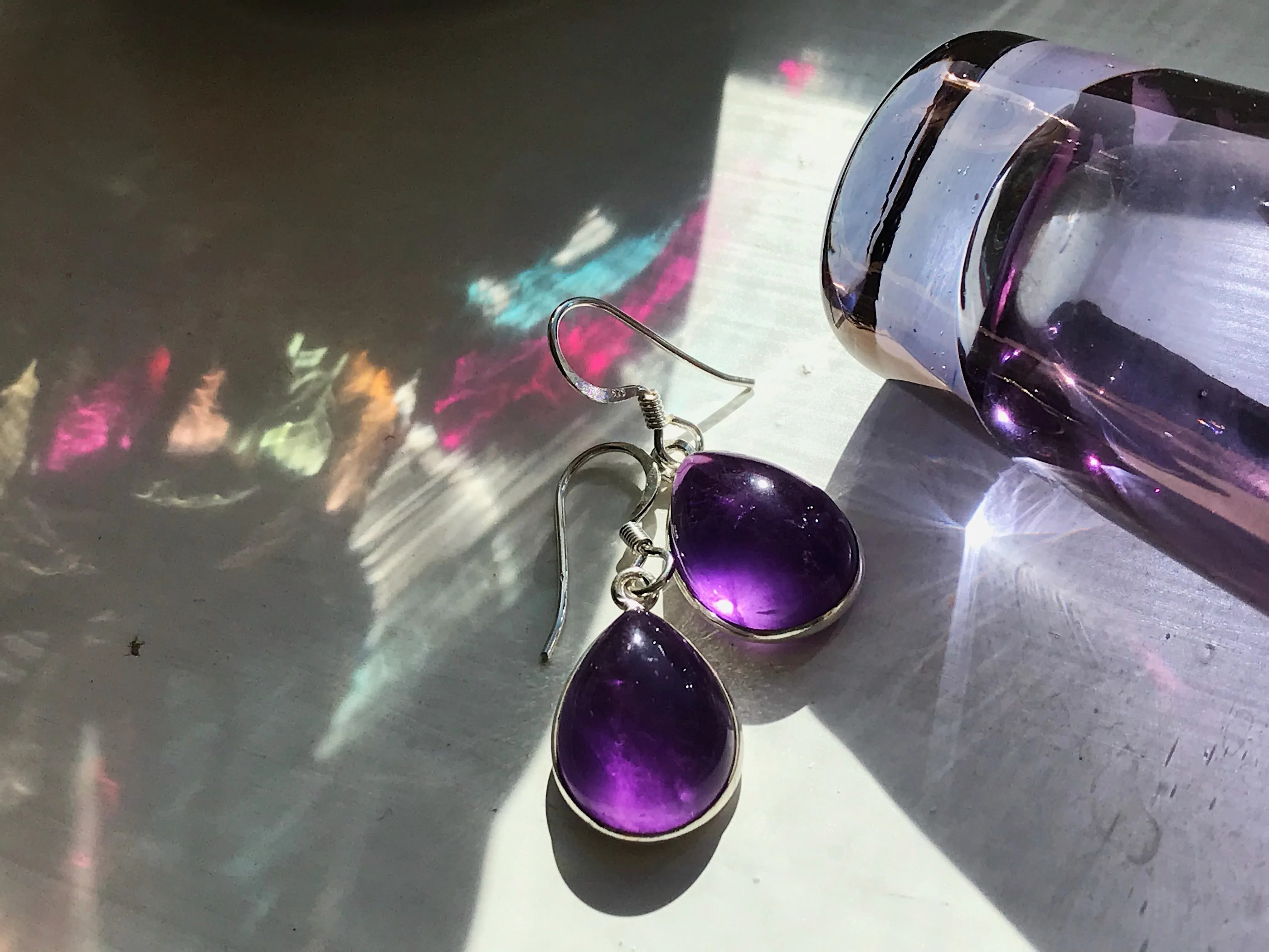 Amethyst Akoni Earrings - Teardrop