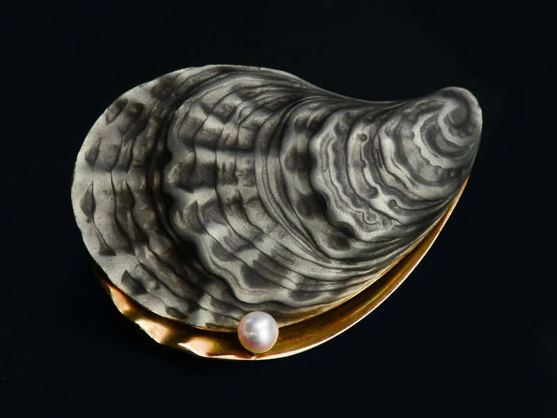 Edwardian Enamel & Gold Oyster Shell Brooch