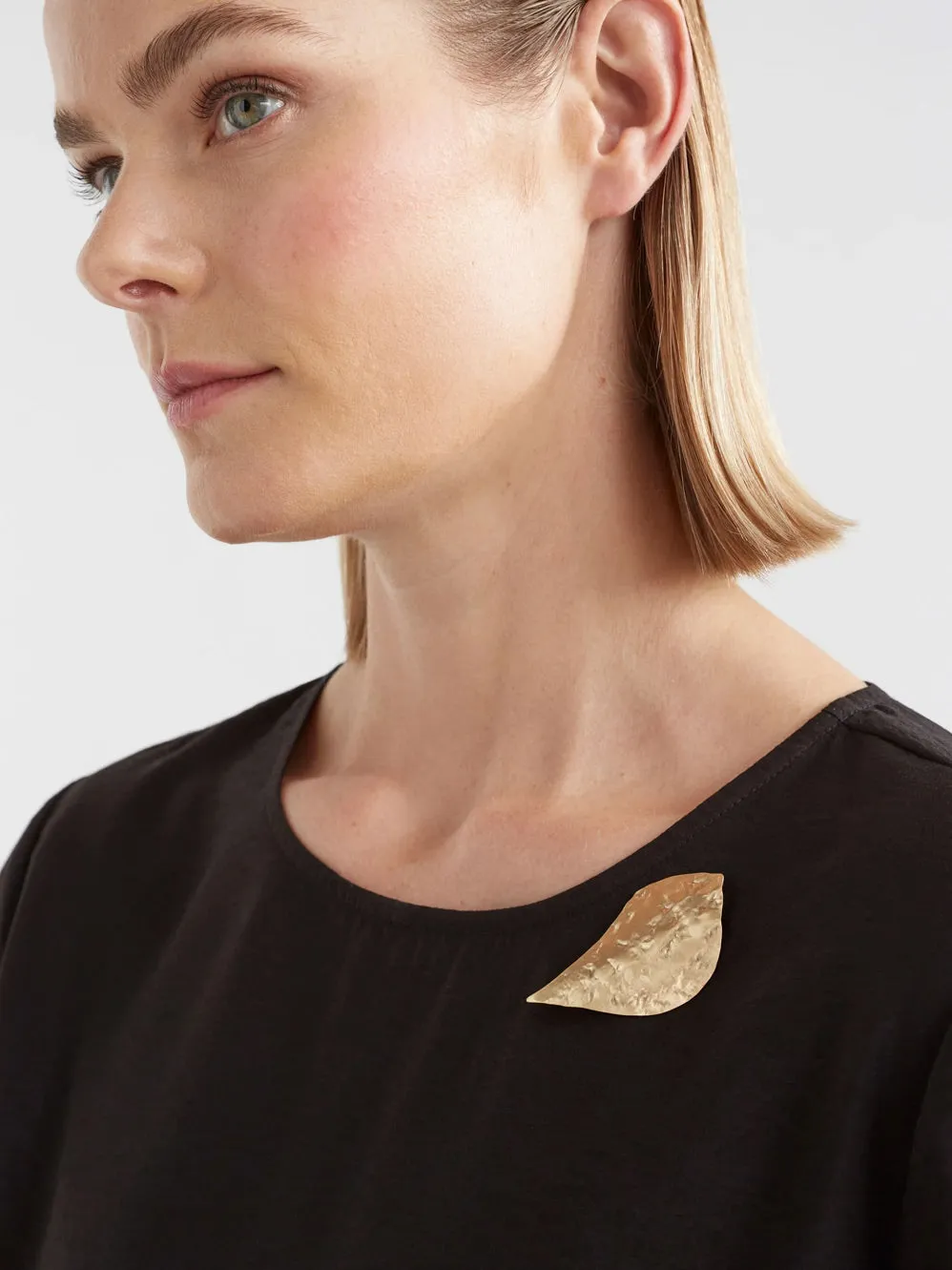 ELK TEXTURED BIRD BROOCH