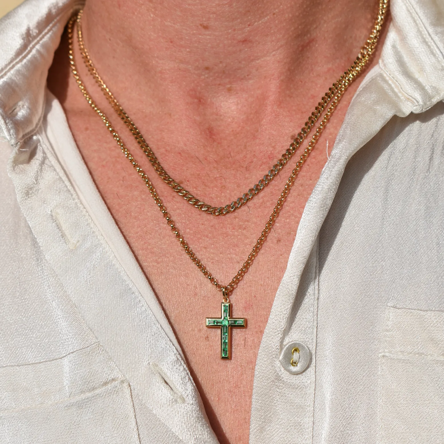 EMERALD BAGUETTE CROSS PENDANT