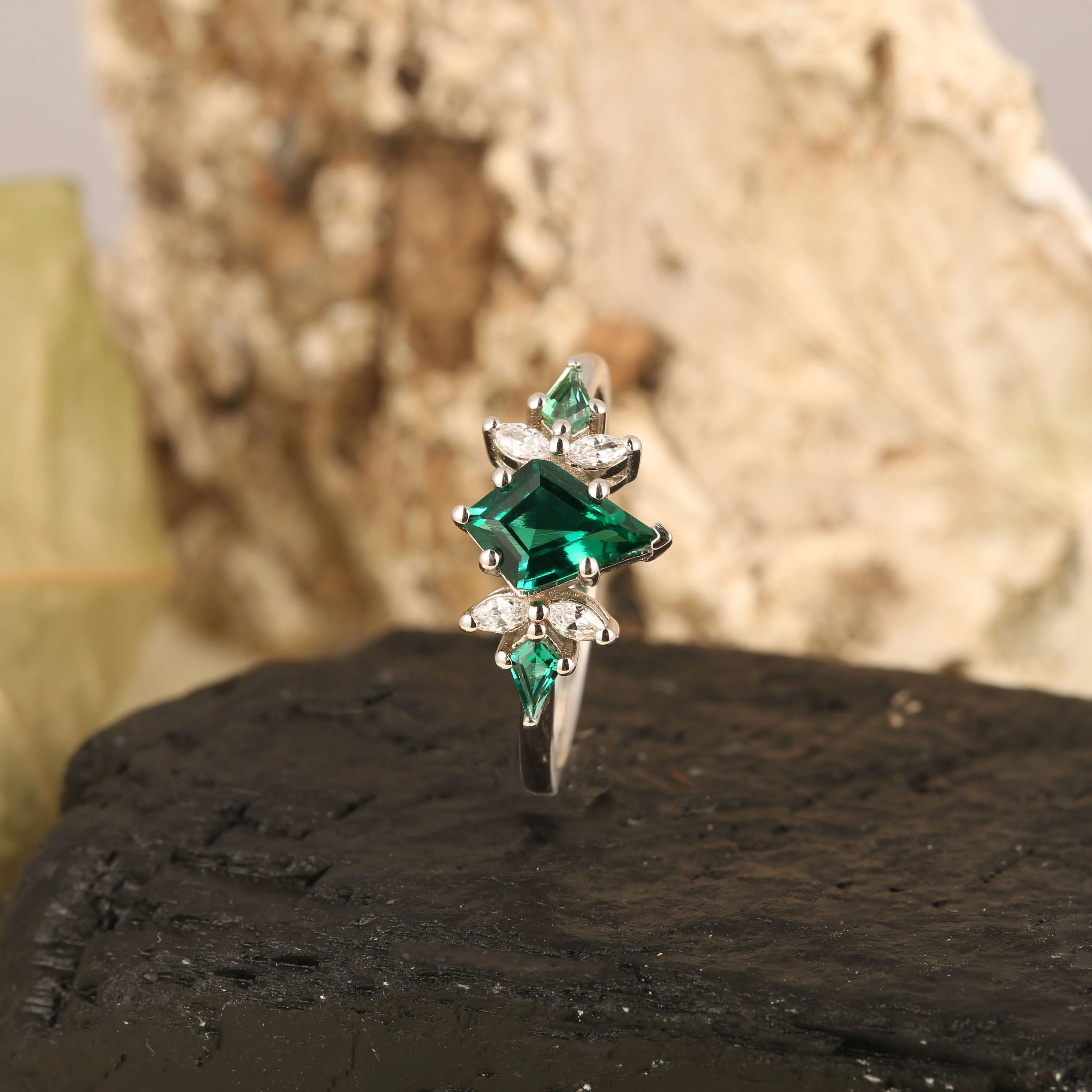 Green Sapphire Kite Ring Natural Agate Engagement Ring For Women- Unique Promise Ring- Gift For Her