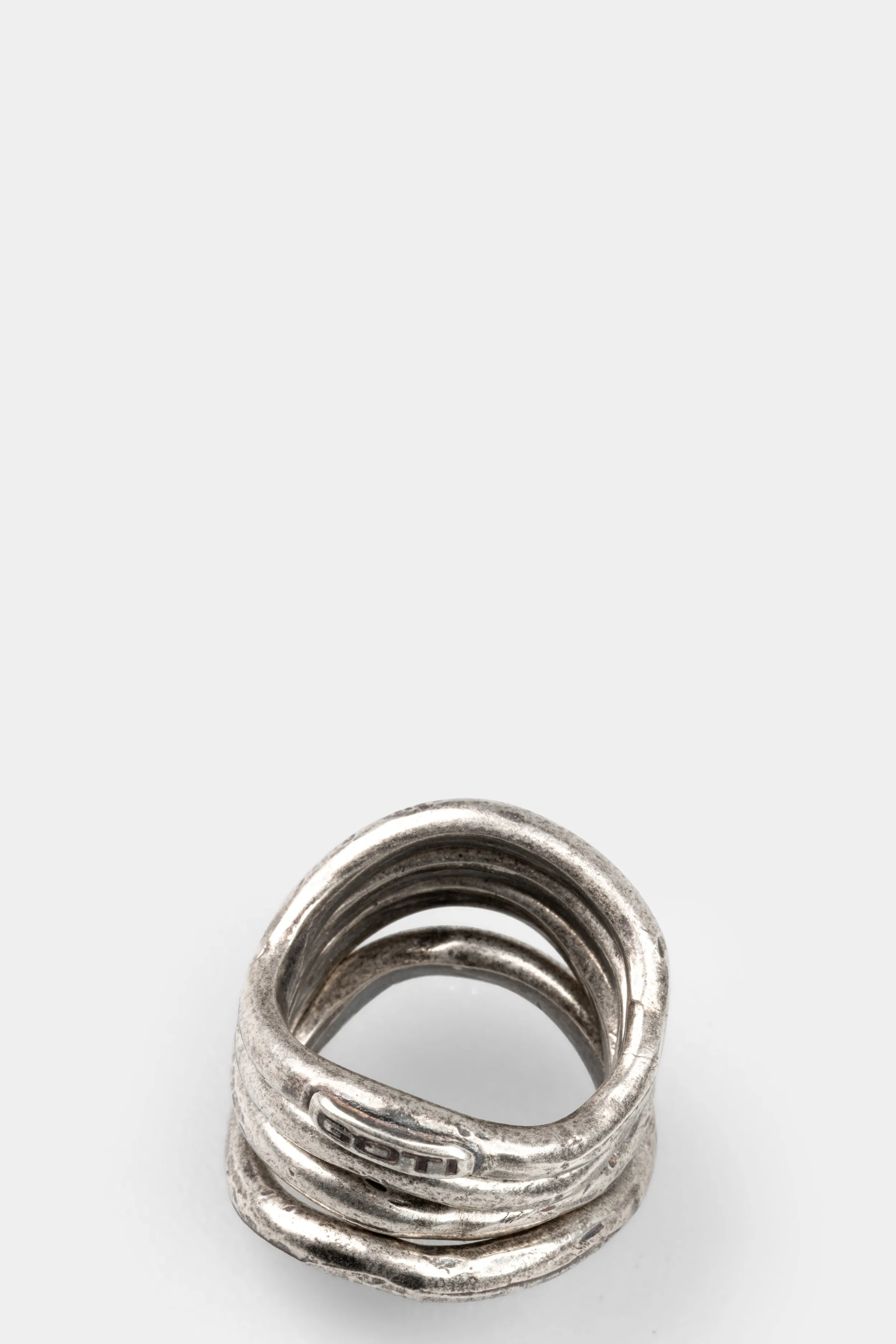 Imperfect stacking rings