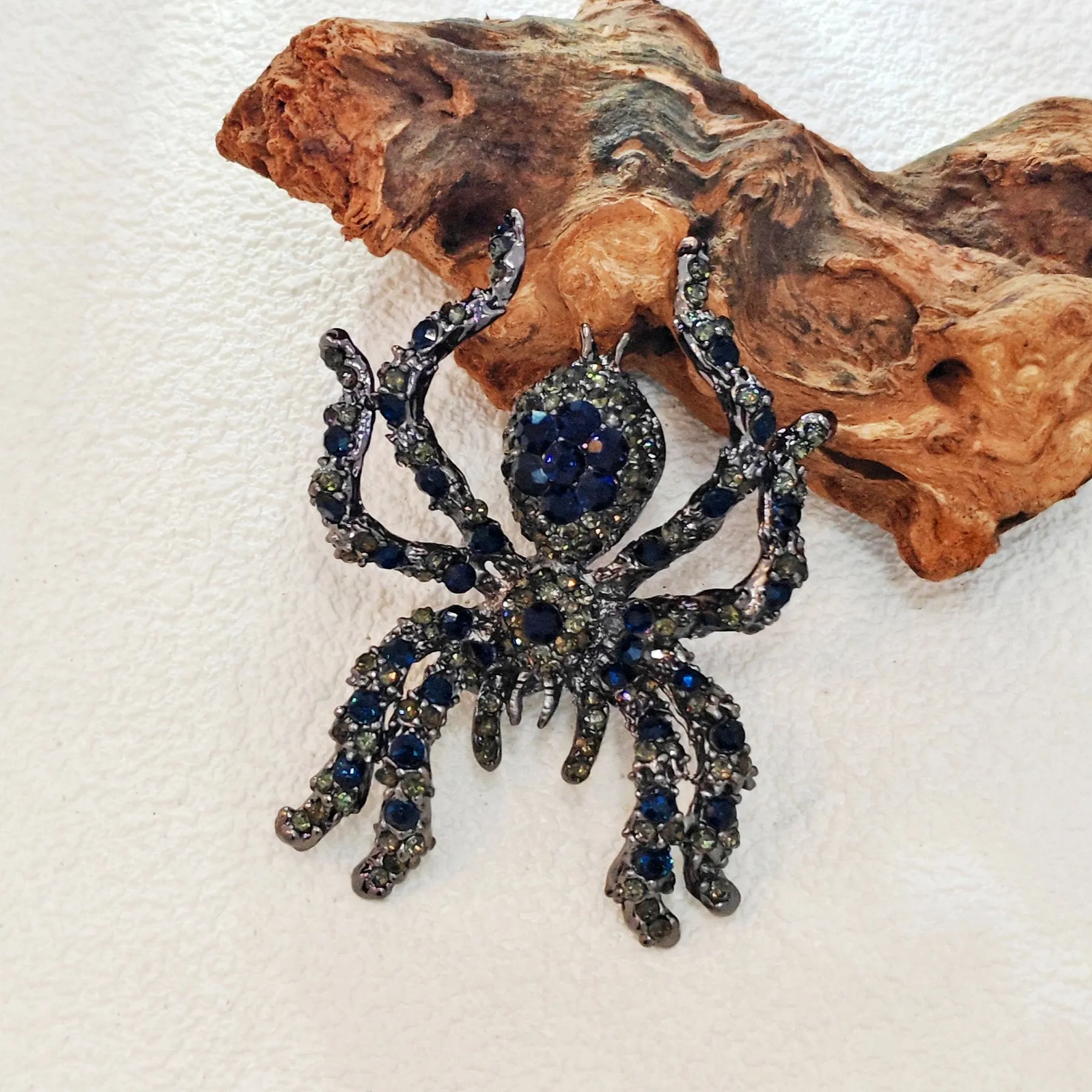 Jewelblings Awesome Royal Blue Crystal Rhinestone Statement Tarantula Spider Brooch Pin Goth Pendant Witch Costume Halloween Party Jewelry