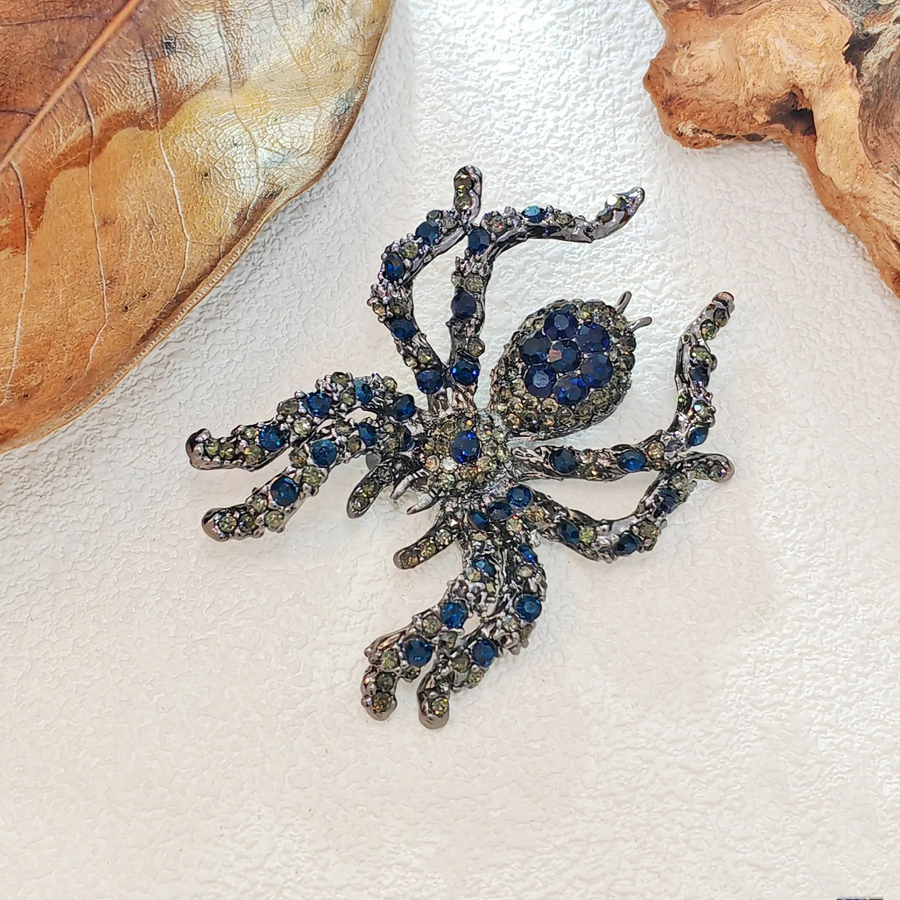 Jewelblings Awesome Royal Blue Crystal Rhinestone Statement Tarantula Spider Brooch Pin Goth Pendant Witch Costume Halloween Party Jewelry