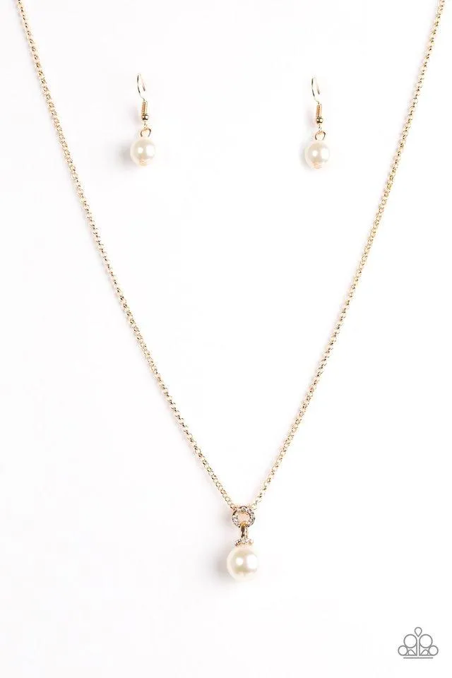 Paparazzi Necklace ~ Glamour Girl - Gold