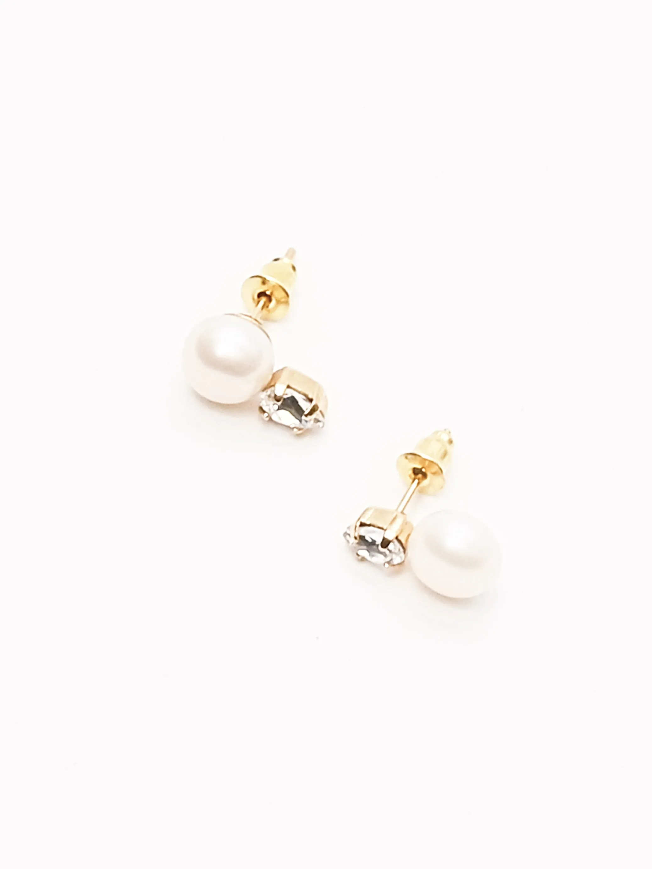 Pearl/Crystal Dagger Stud Earrings