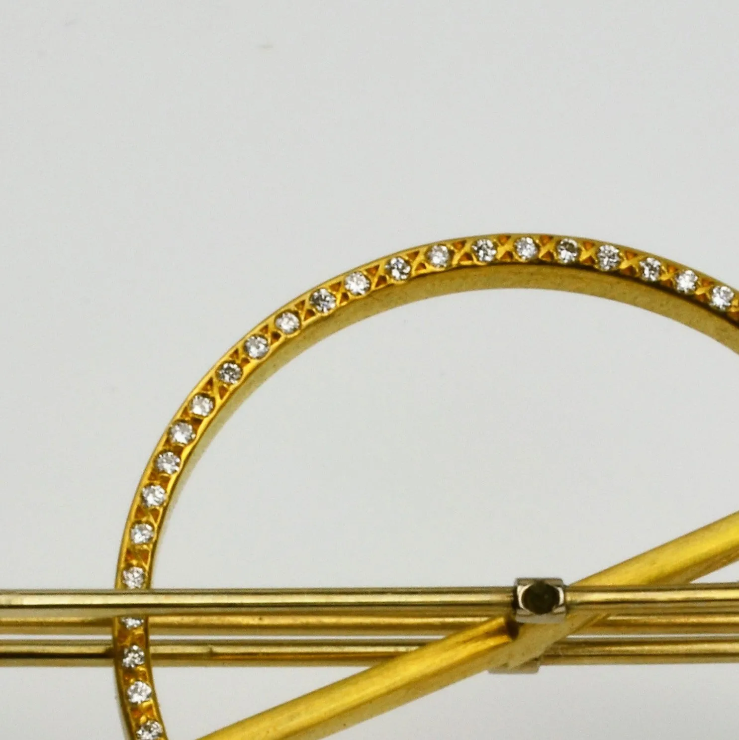 Ruberg, Kamilla – Gold Diamond Kinetic Brooch