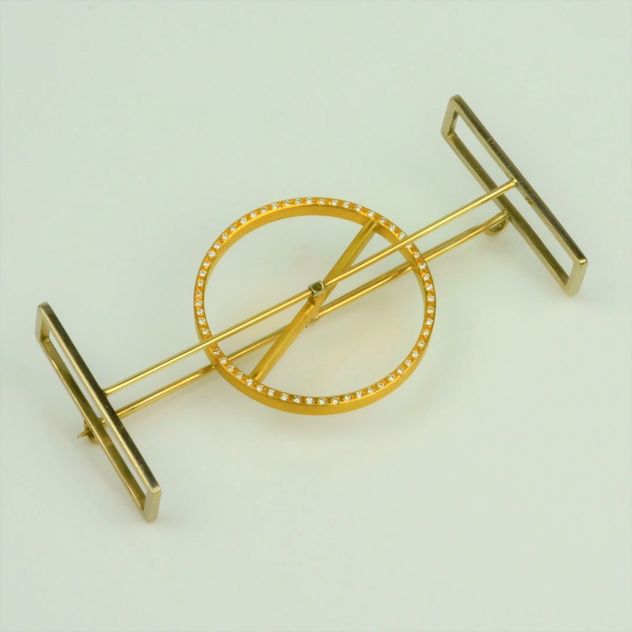 Ruberg, Kamilla – Gold Diamond Kinetic Brooch