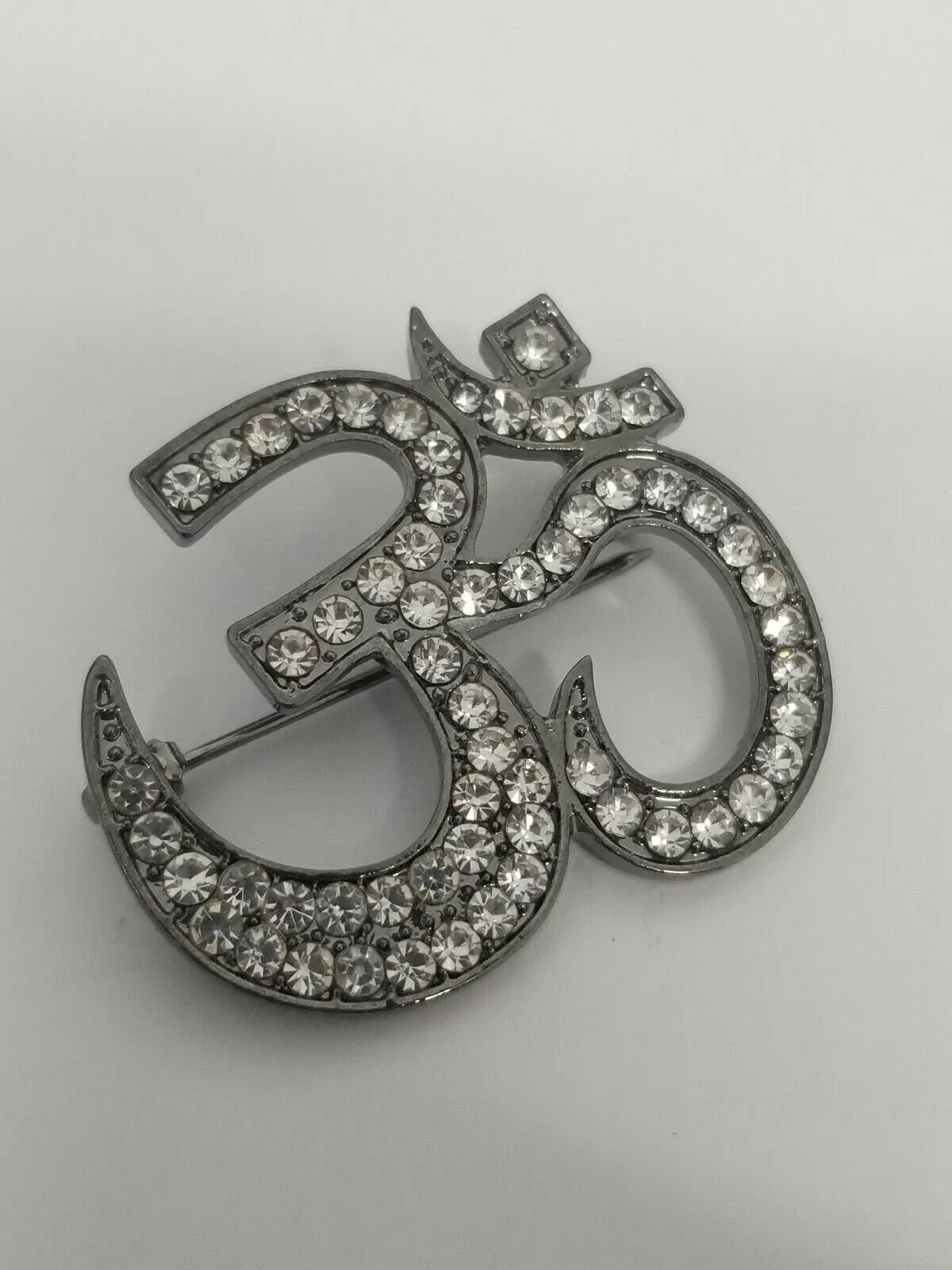 Stunning diamonte antique silver plated om hindu religious brooch broach pin