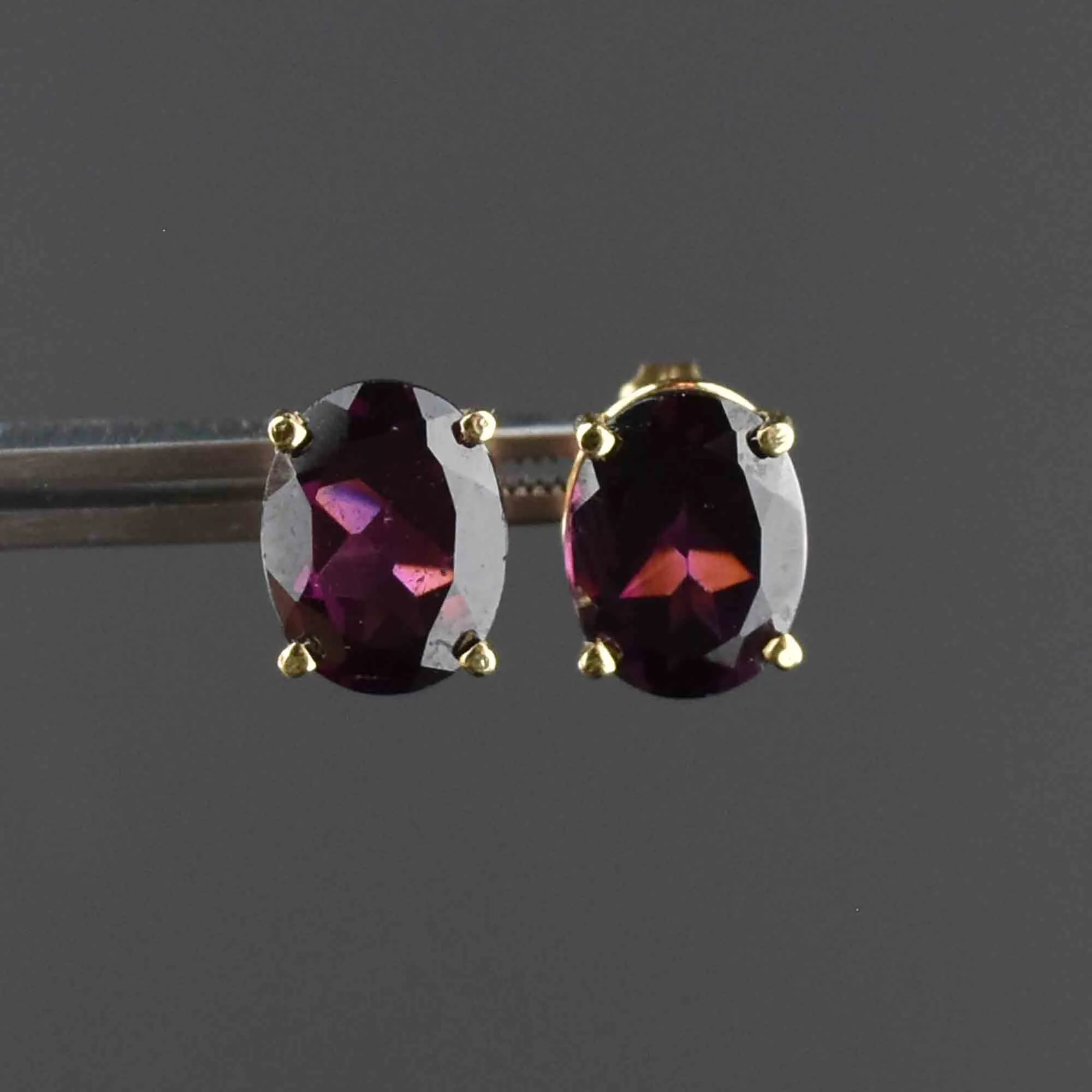 Vintage 14K Gold Amethyst Stud Earrings